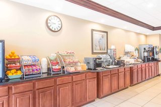 Wingate By Wyndham Southport,Brunswick>>Bolivia,2.5 star