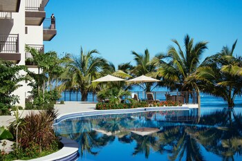 Playa Escondida Beach Club,On The Beach,5 star