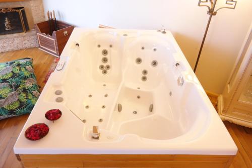 asiklar hotel by sukru