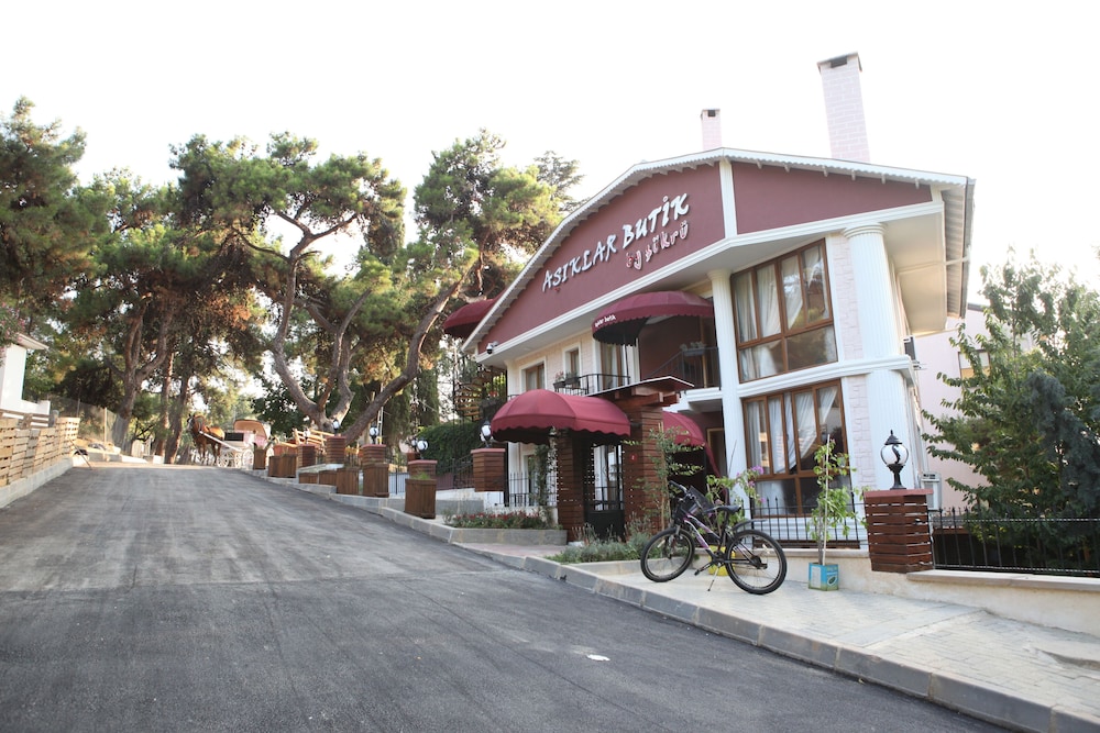 asiklar hotel by sukru