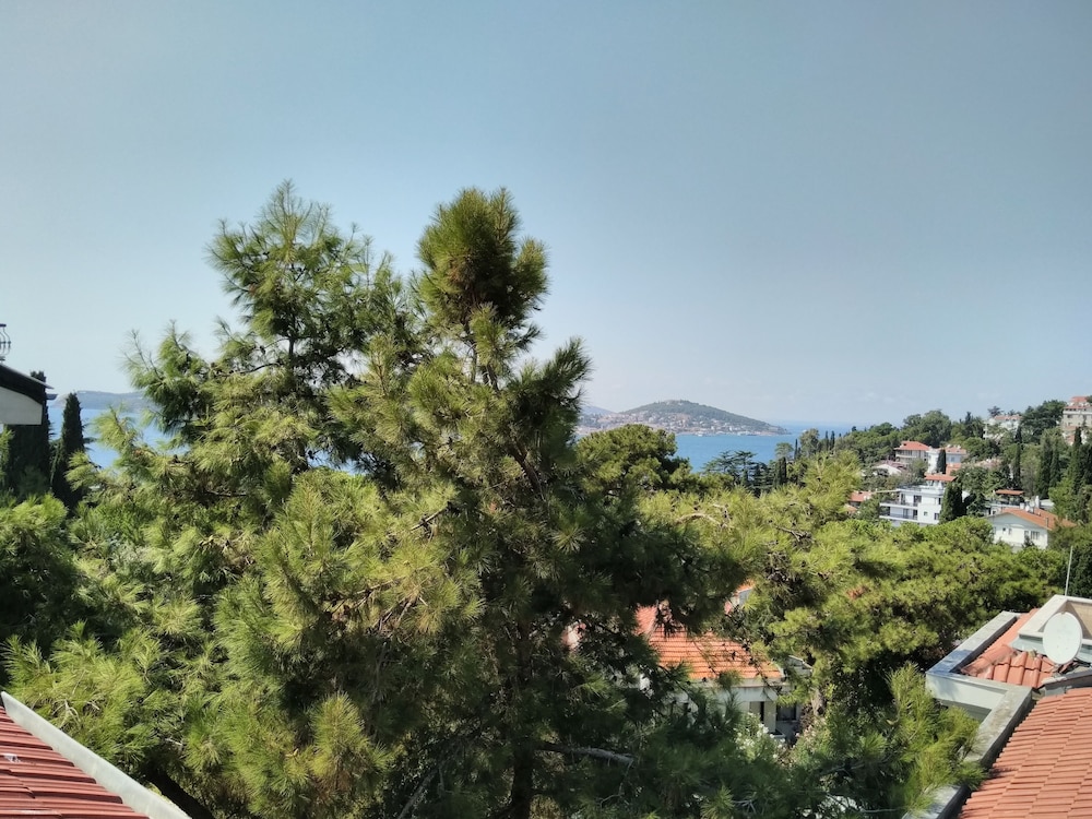 asiklar hotel by sukru