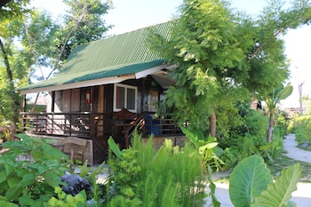 Patrick's On The Beach,General Luna>>Caraga,4 star