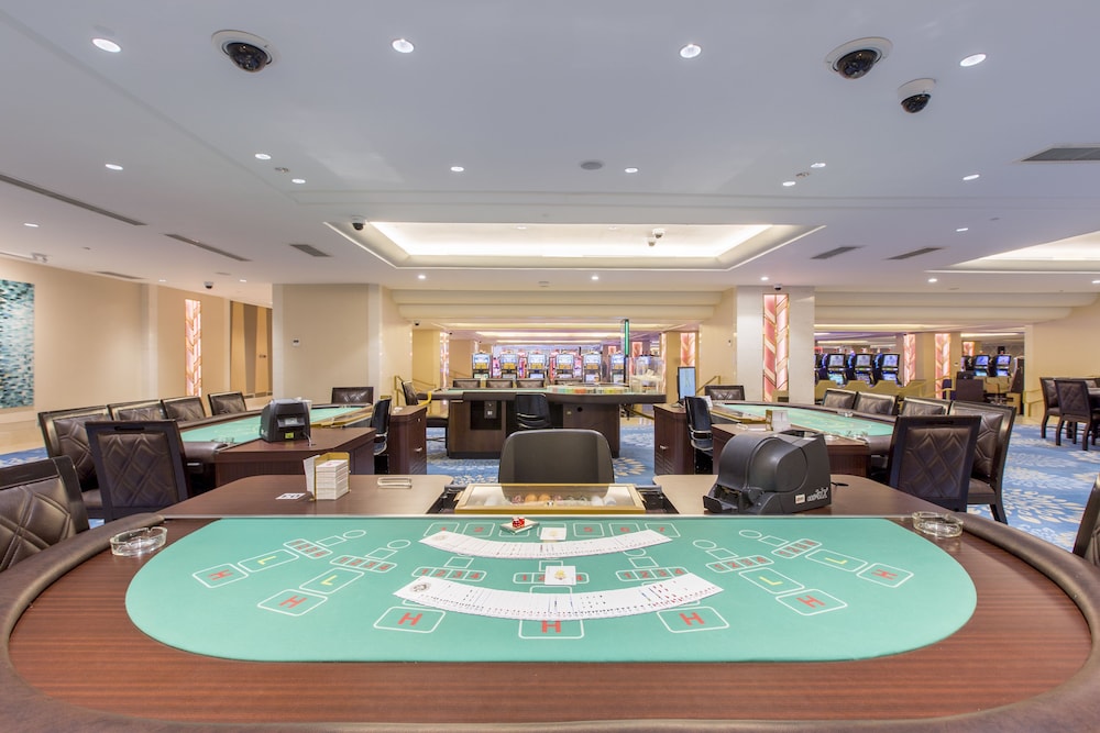 royce hotel and casino