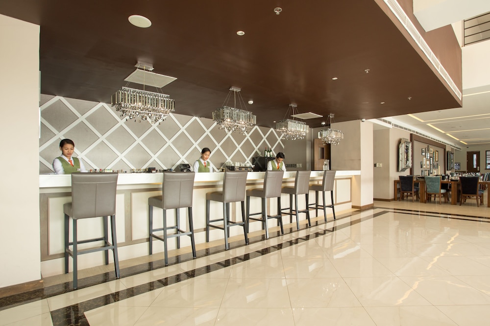 royce hotel and casino
