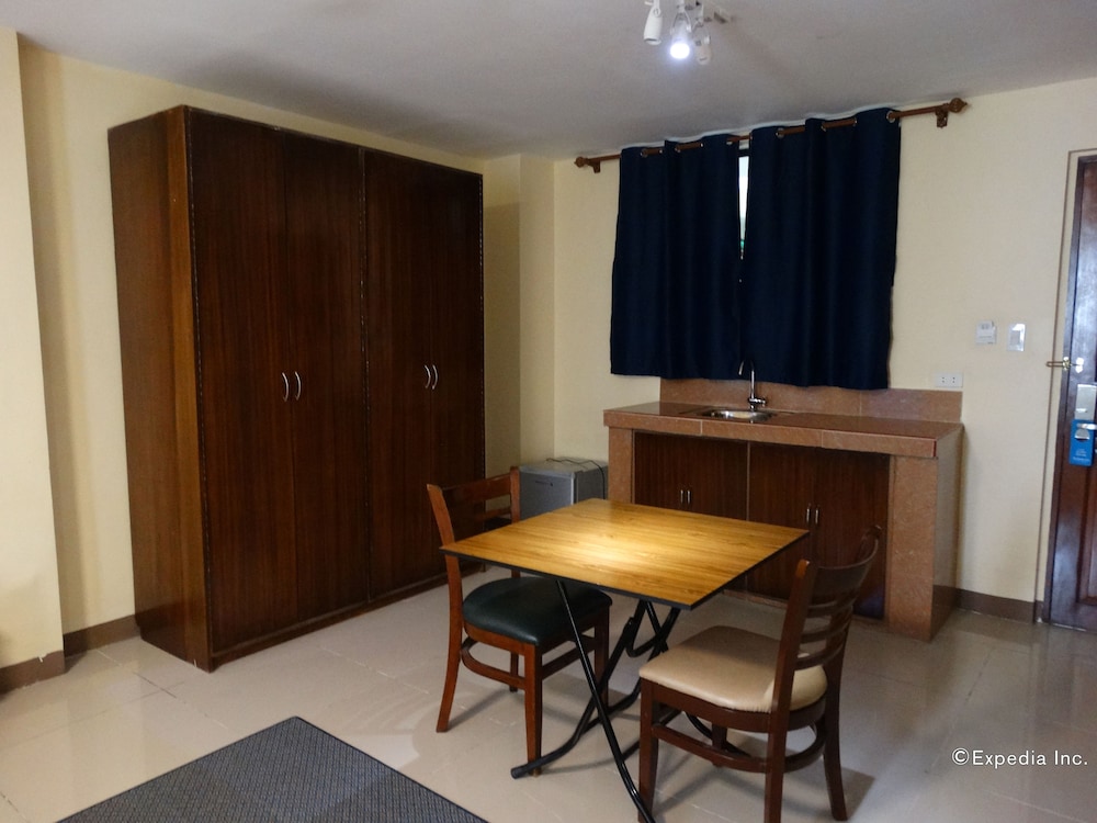 time travellers hotel