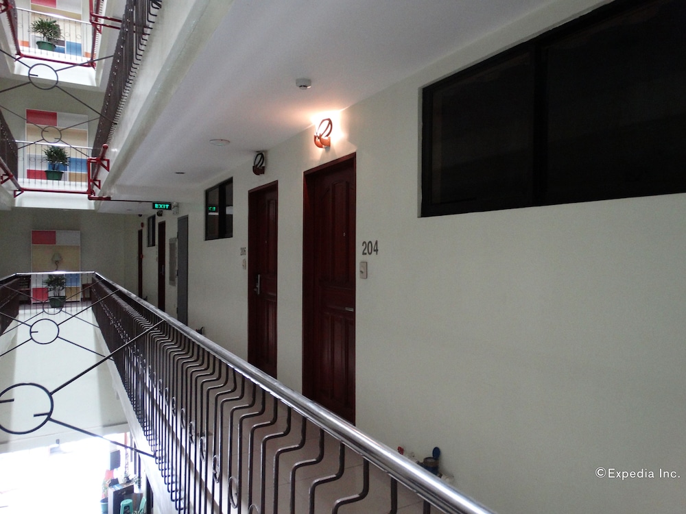 time travellers hotel