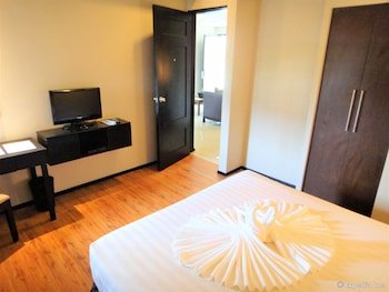 mallberry suites business hotel