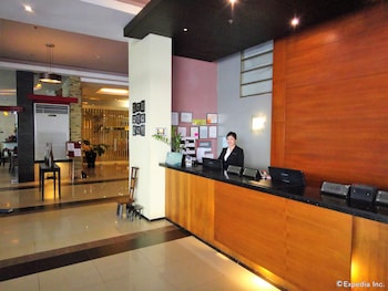 Mallberry Suites Business Hotel