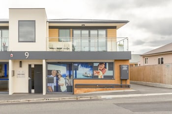 kangaroo bay apartments