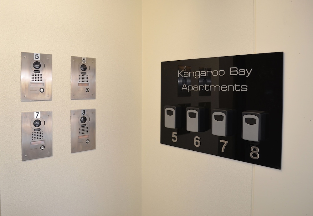 kangaroo bay apartments