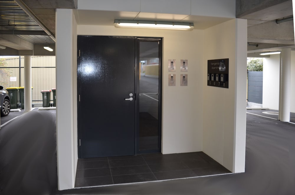 kangaroo bay apartments