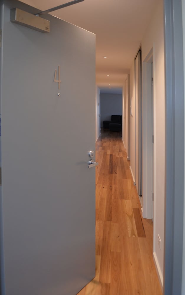 kangaroo bay apartments