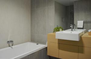 kangaroo bay apartments