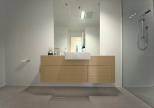 kangaroo bay apartments