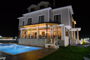 agva asmali garden adults only