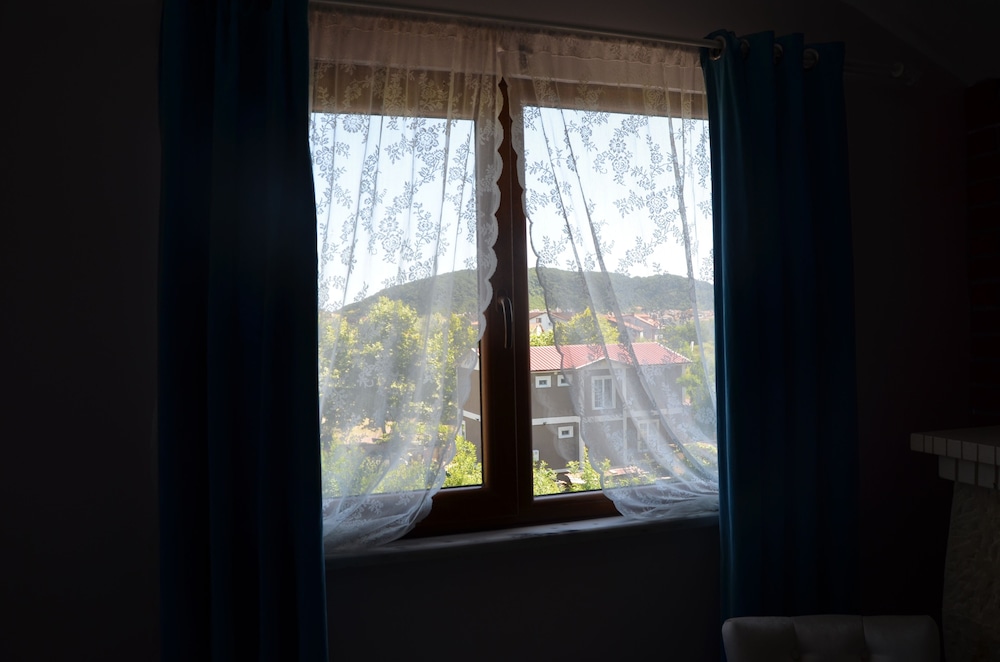 agva asmali garden adults only