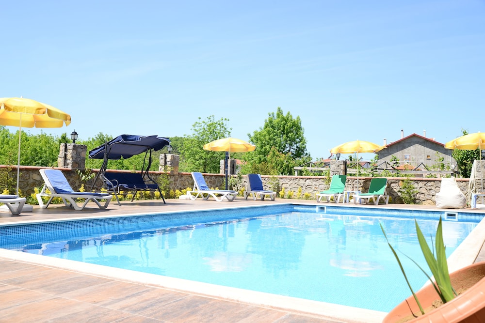 agva asmali garden adults only