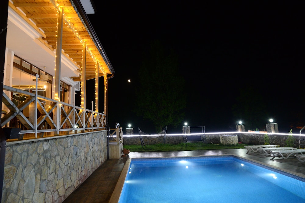 agva asmali garden adults only