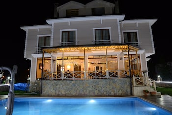 agva asmali garden adults only