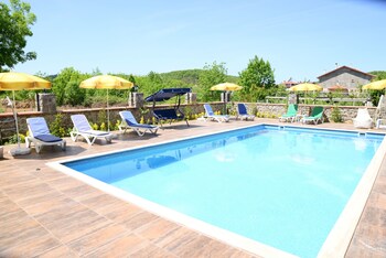 agva asmali garden adults only