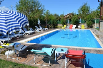 agva asmali garden adults only