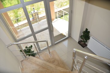 agva asmali garden adults only