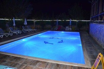 agva asmali garden adults only