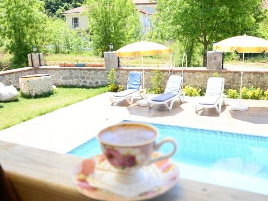 agva asmali garden adults only