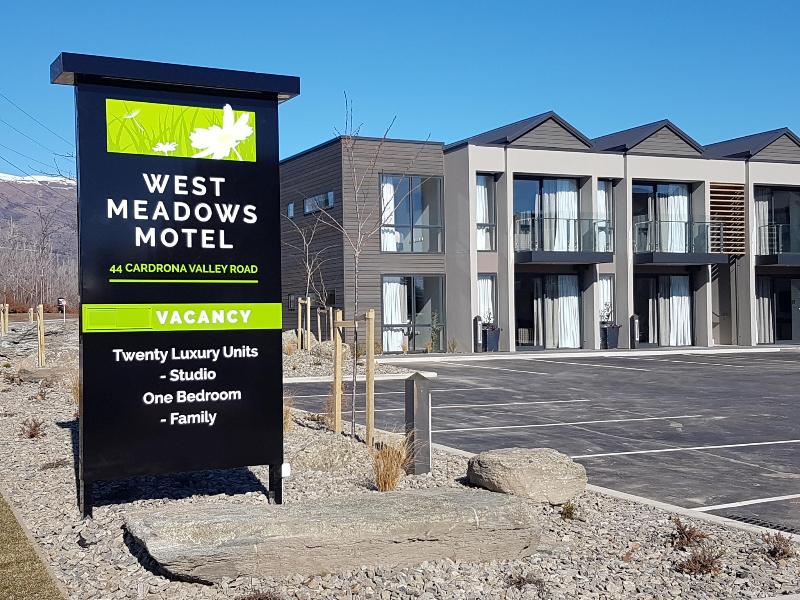 West Meadows Motel,Queenstown>>Otago,4 star