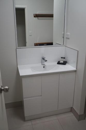 airlie seaview apartments