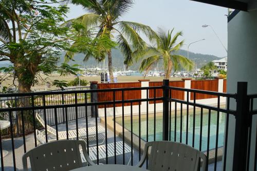 airlie seaview apartments