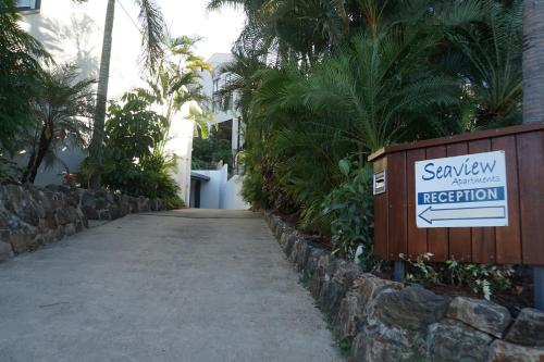 airlie seaview apartments