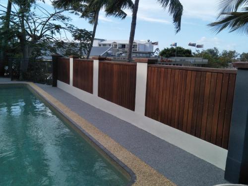 airlie seaview apartments