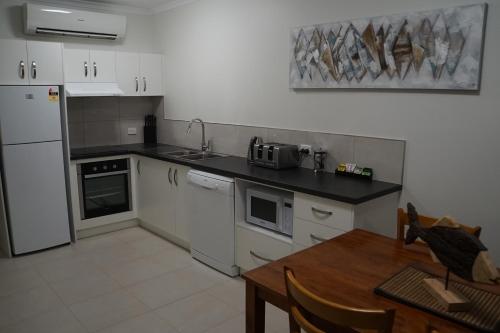 airlie seaview apartments