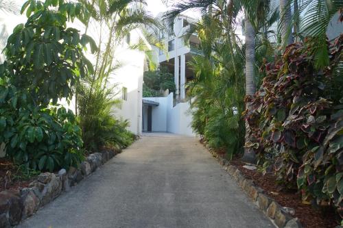 airlie seaview apartments