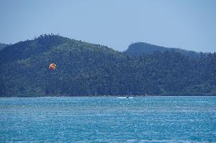airlie seaview apartments