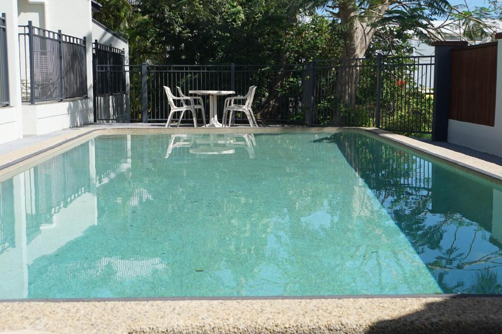 airlie seaview apartments
