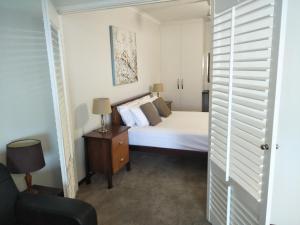 Airlie Seaview Apartments,Great Barrier Reef>>Airlie Beach,4 star