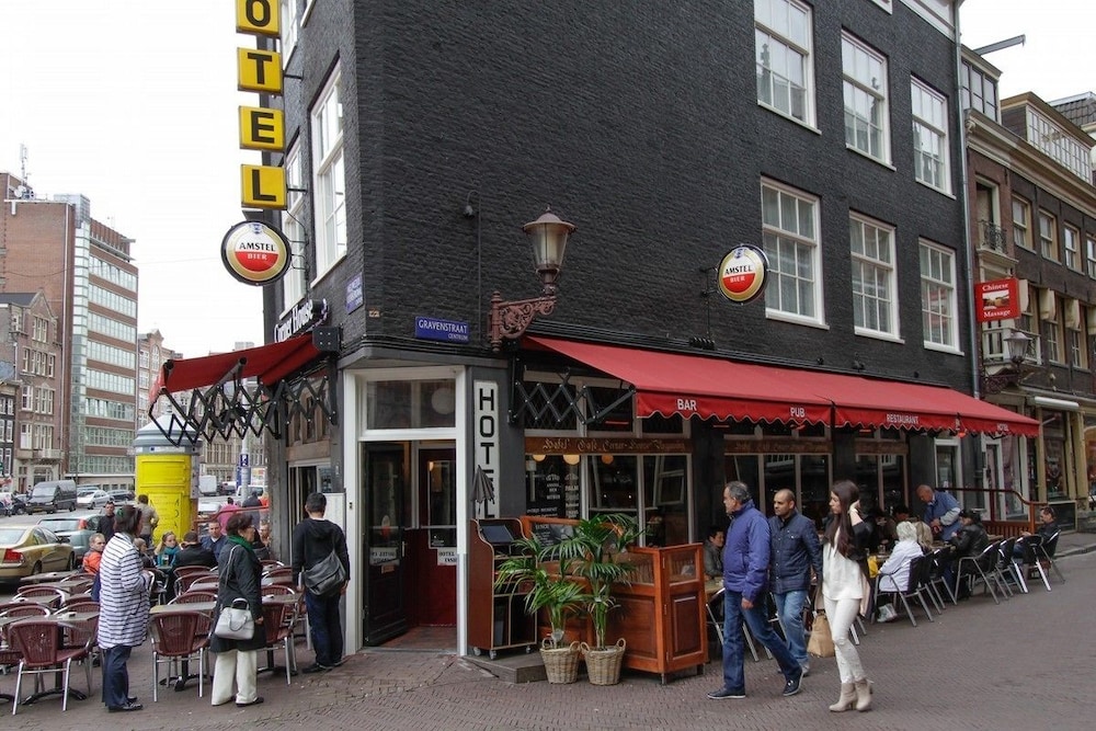 hotel corner house