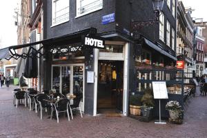 hotel corner house