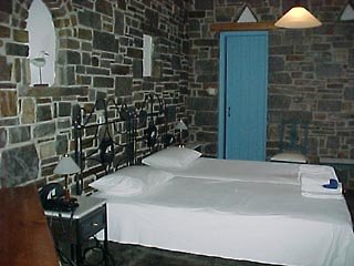 zefi hotel and suites