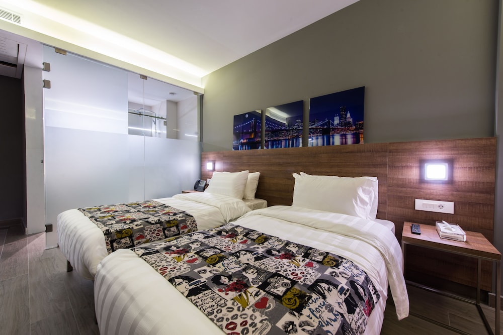 caramel boutique hotel