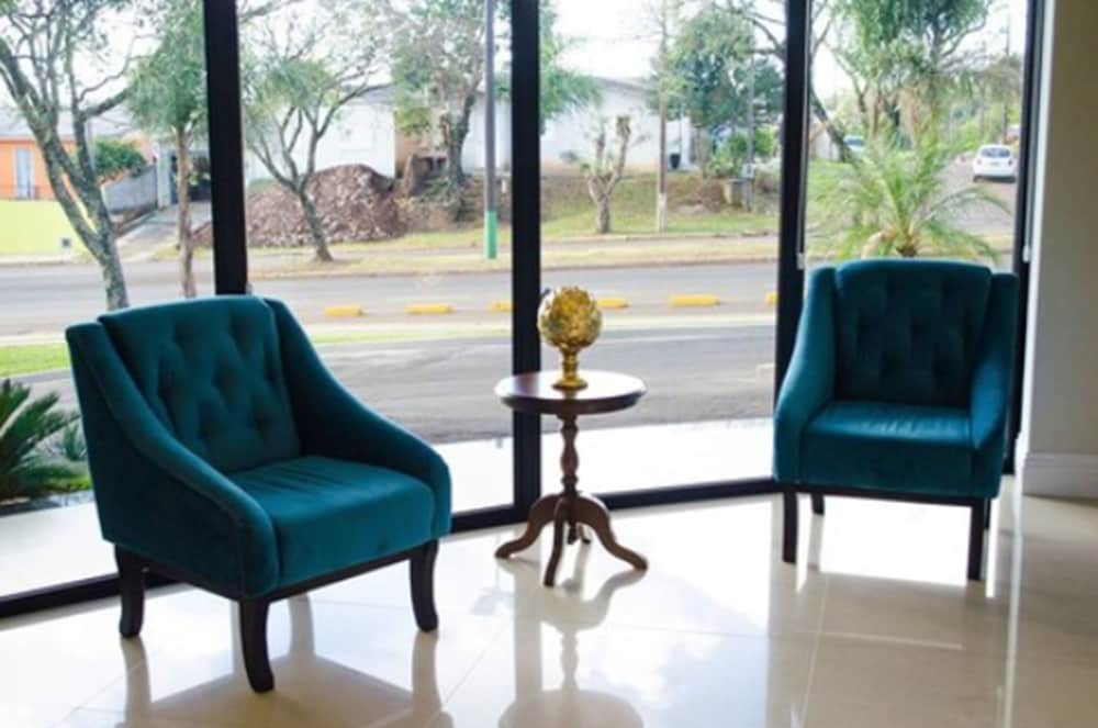 seville park hotel