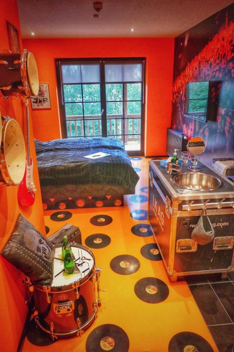 road stop neandertal