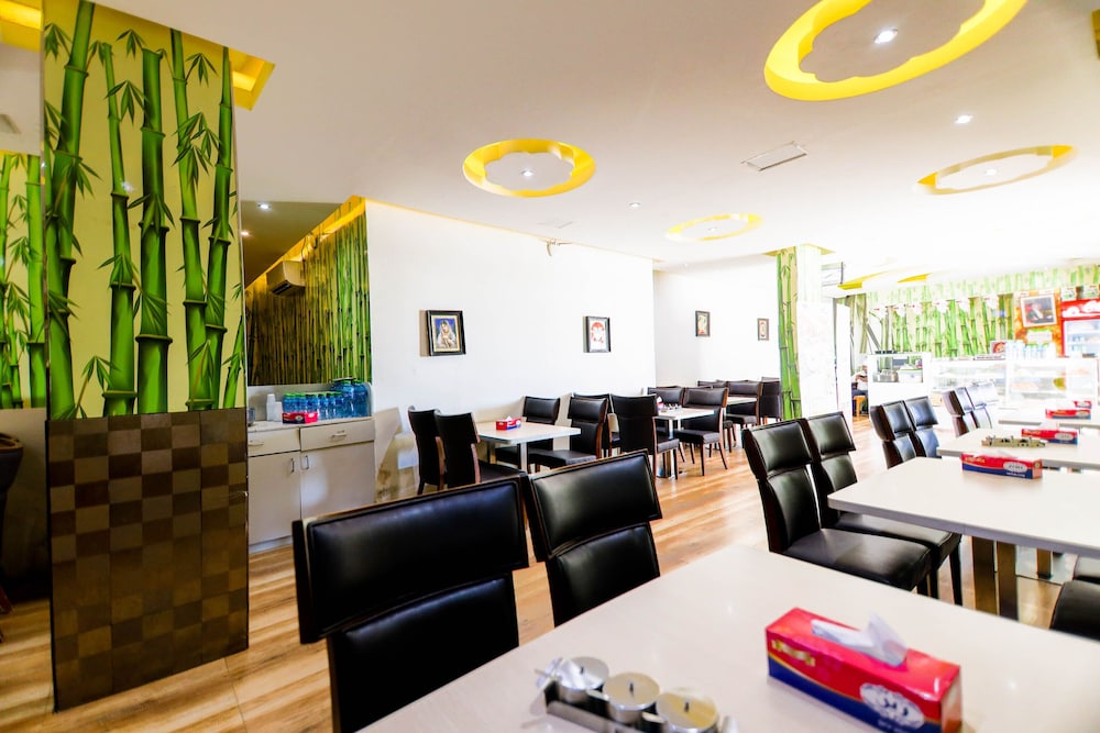 savoy inn hotel