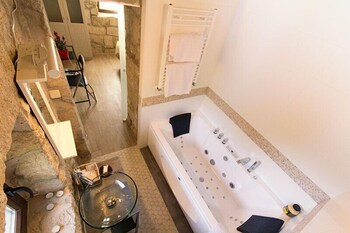 Huerto San Antonio,Madrid>>La Cabrera,3.5 star