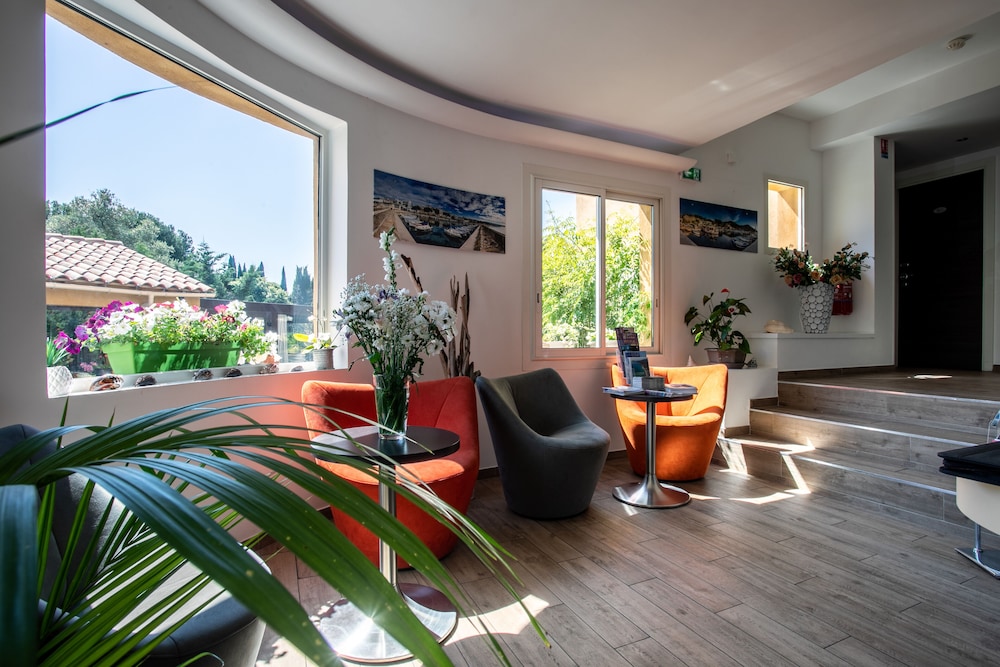 hotel corniche du liouquet