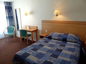Hotel Du Cheval Rouge,Paris>>Garches,3 star