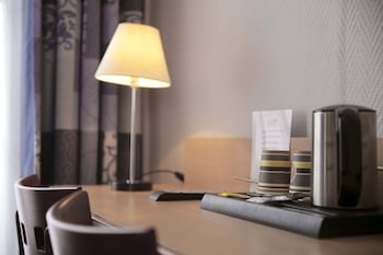 Hotel Du Cheval Rouge,Paris>>Garches,3 star