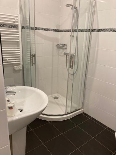 Hôtel Le Saint Patrice,Caen>>Bayeux,2 star